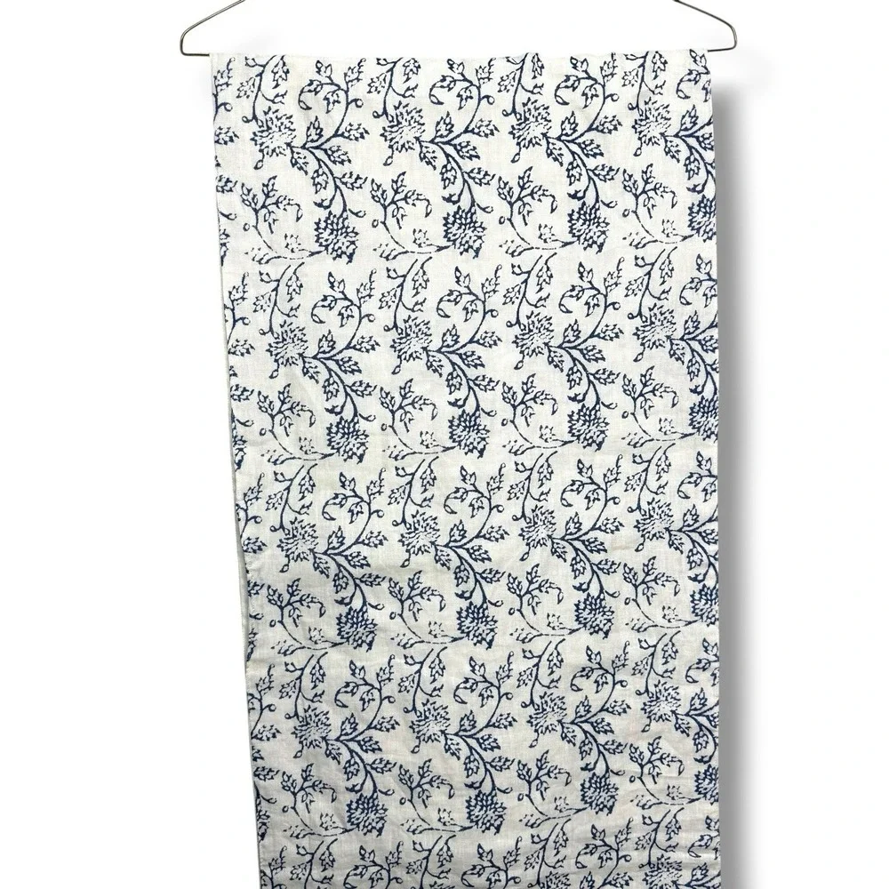 Williams-Sonoma Linen Floral Jacquard Table Runner White Blue Embroidered 16x108